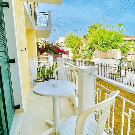 Kavos Aparthotel *